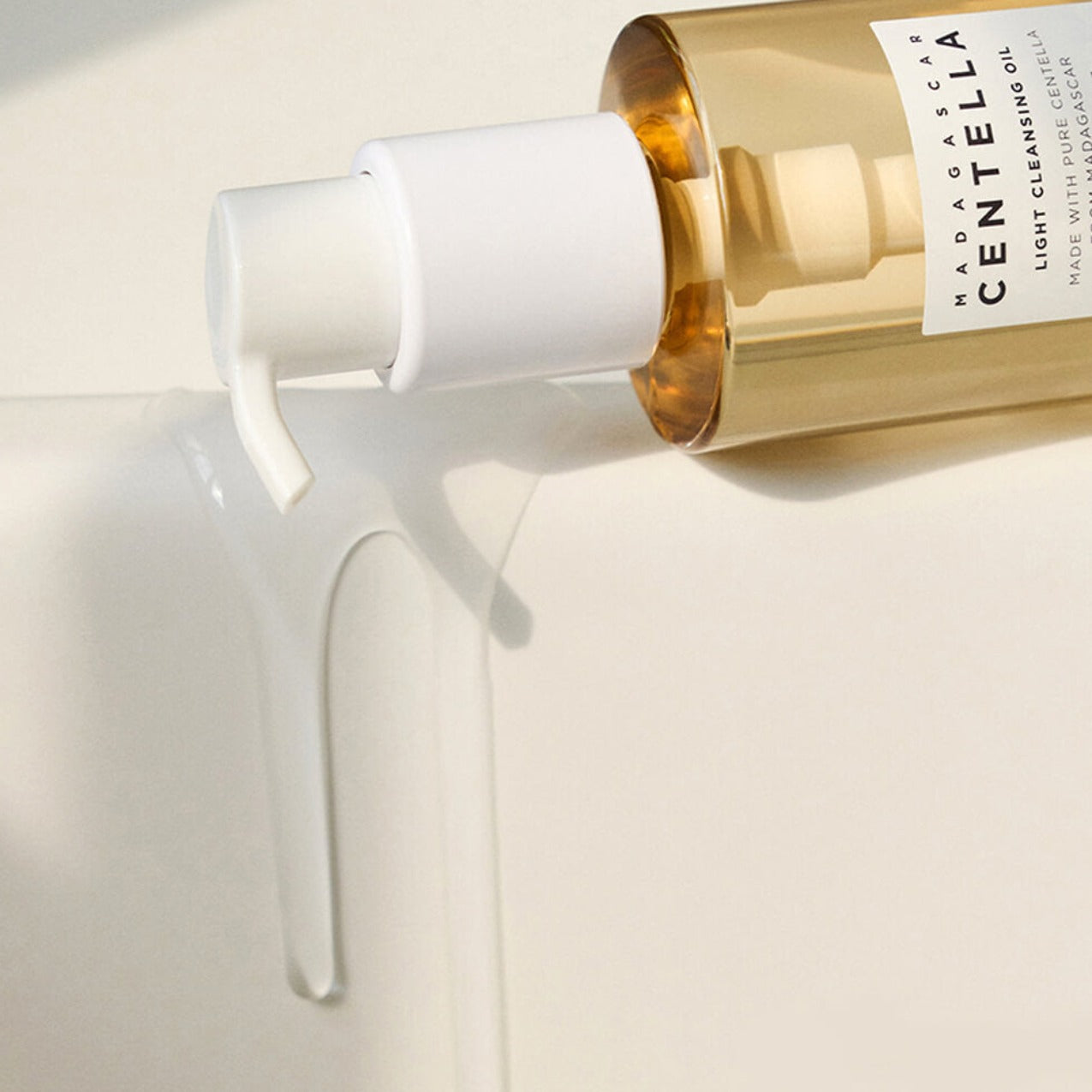 SKIN 1004 โ Madagascar Centella Light Cleansing Oil